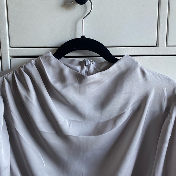 Express blouse. Beautiful 😍 - Picture 4 of 5